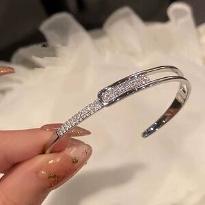 Elegant Silver Bracelet with Crystals
